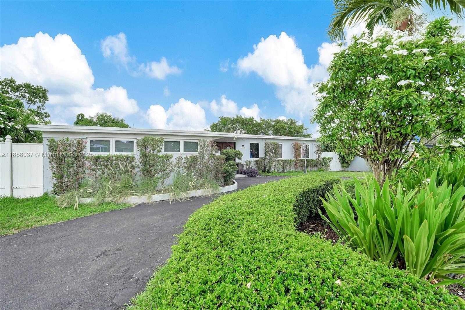 Small Image of 3711 SOUTH WEST 87TH AVE, Miami Number 66