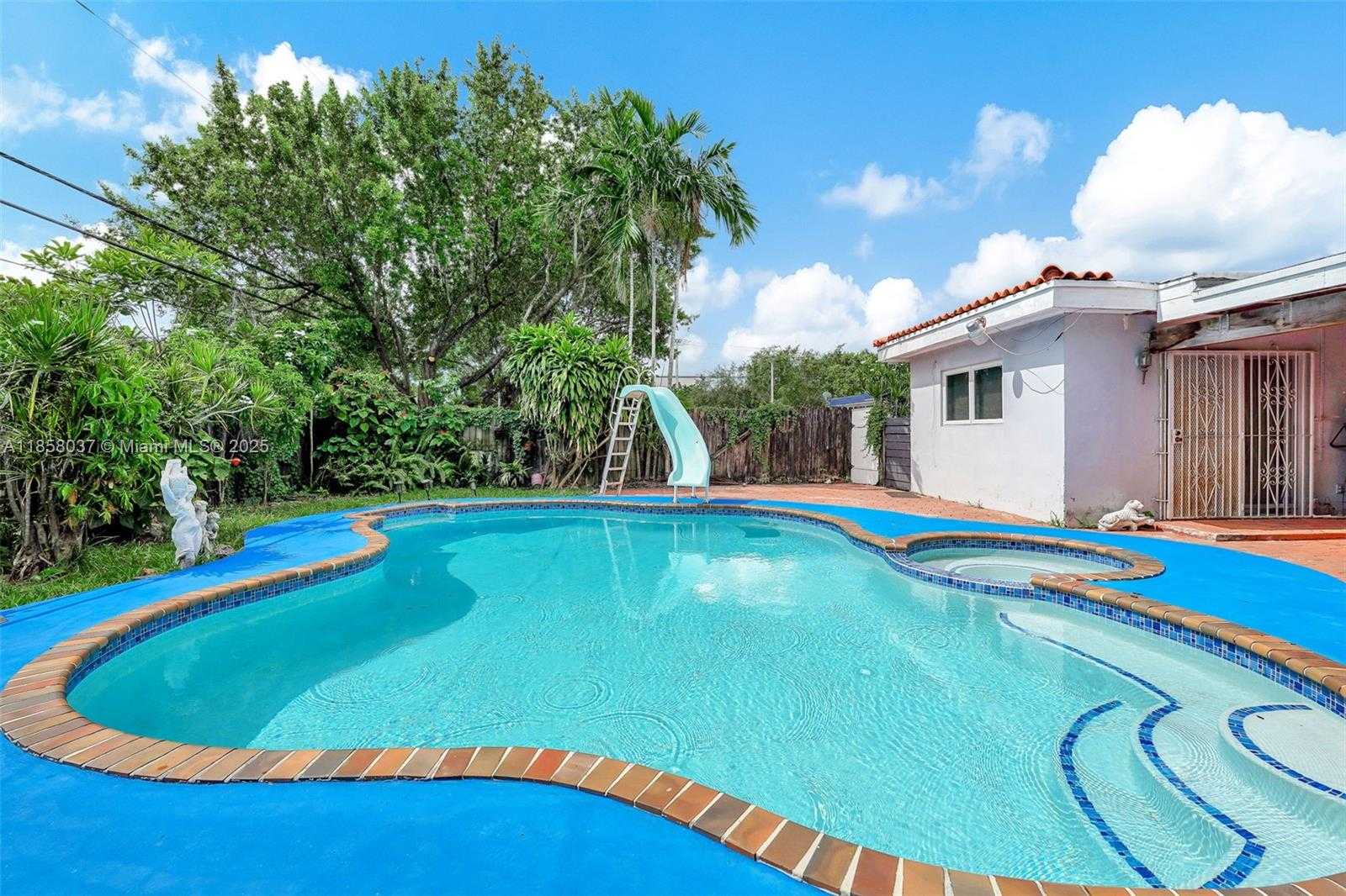 Small Image of 3711 SOUTH WEST 87TH AVE, Miami Number 77