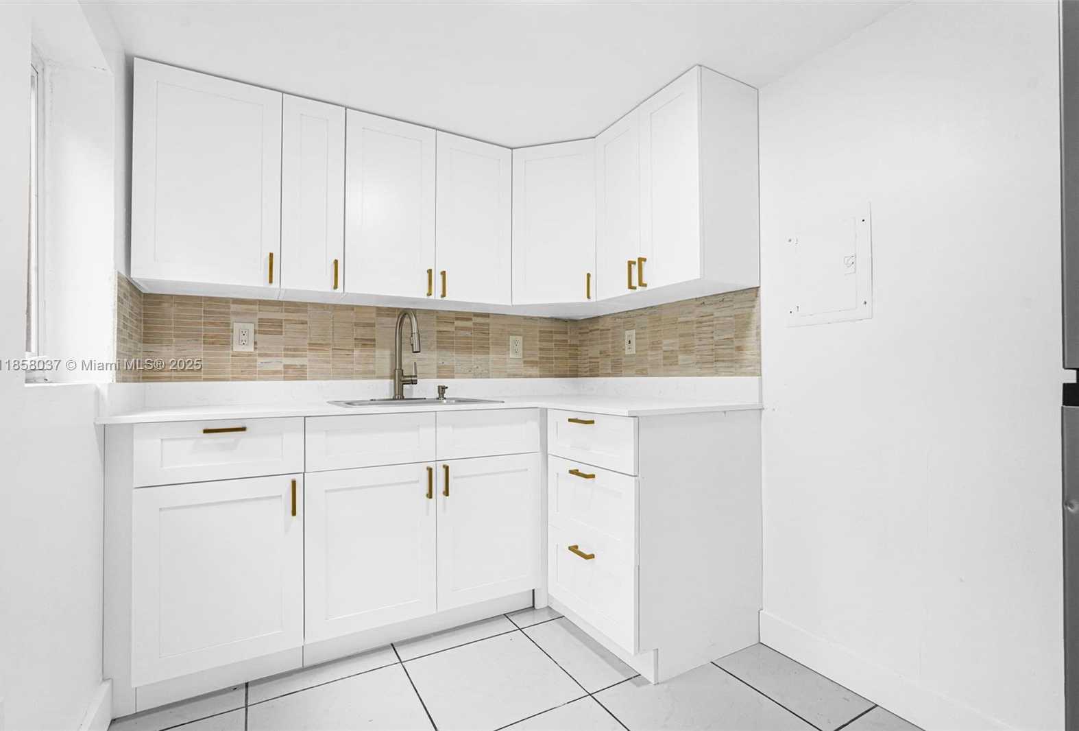 Small Image of 3711 SOUTH WEST 87TH AVE, Miami Number 8