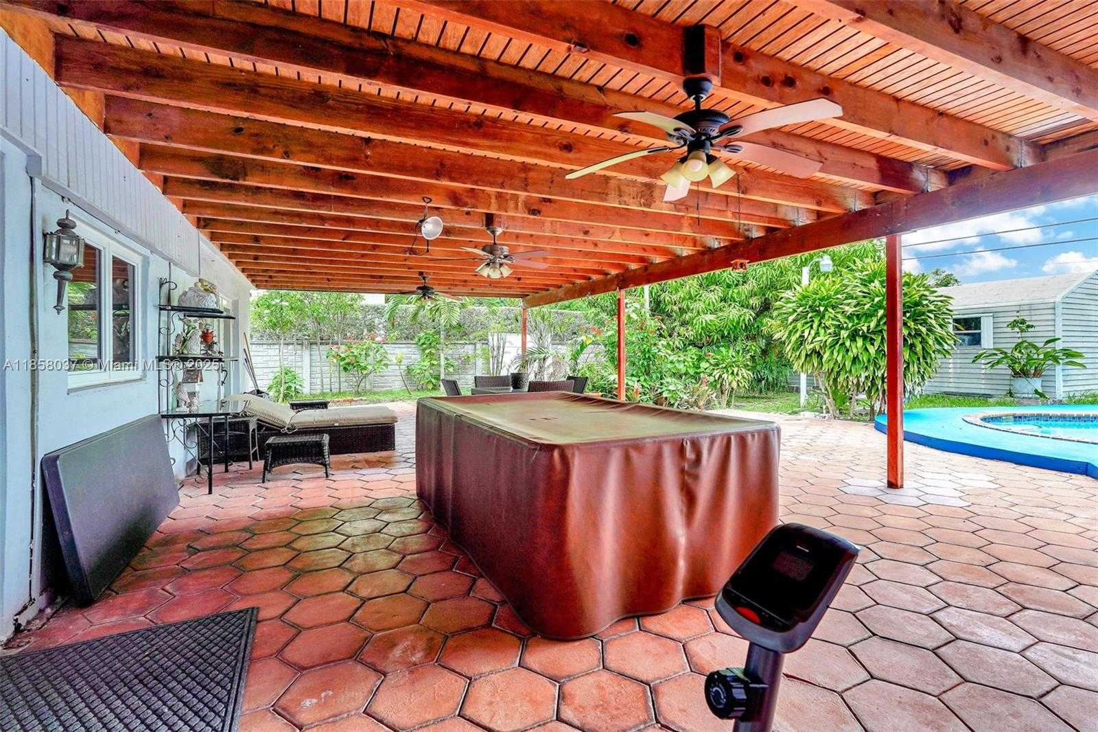 Small Image of 3711 SOUTH WEST 87TH AVE, Miami Number 84