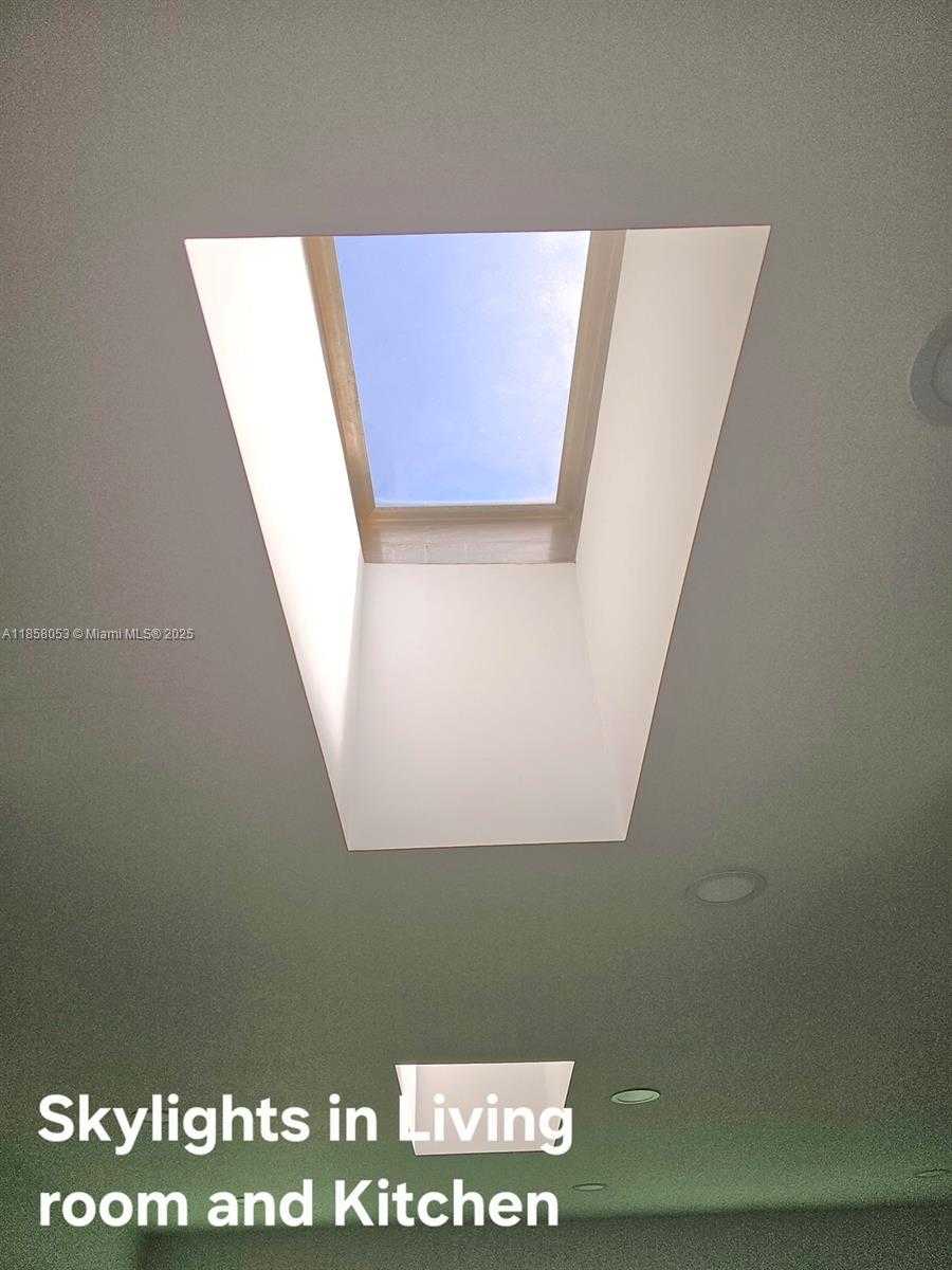 Imagen de Pequeño Objeto