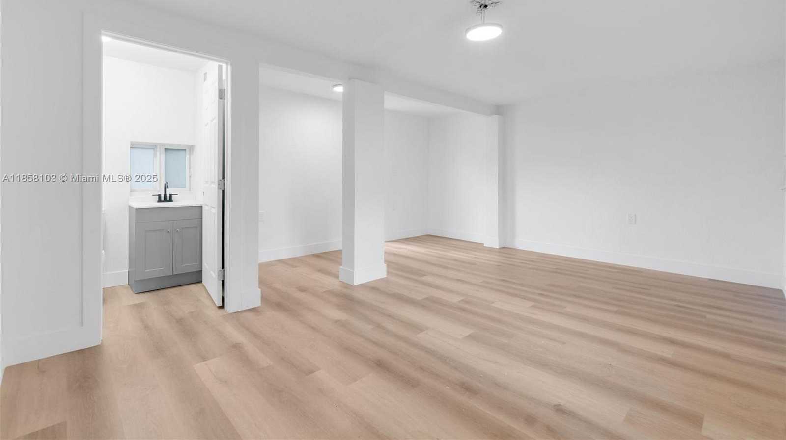 Small Image of 130 169 TER, North Miami Beach Number 14