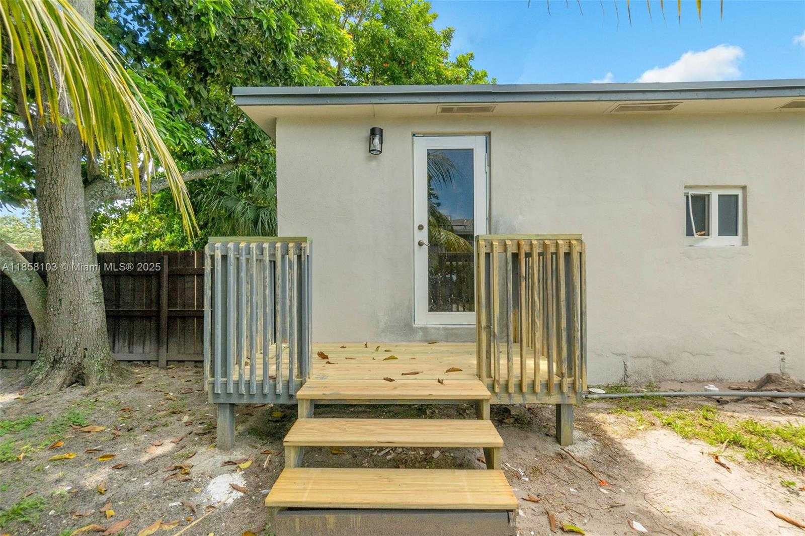 Small Image of 130 169 TER, North Miami Beach Number 20