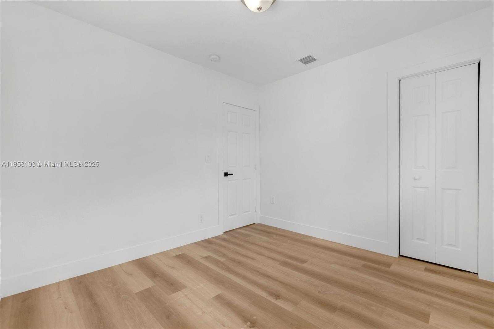 Small Image of 130 169 TER, North Miami Beach Number 31