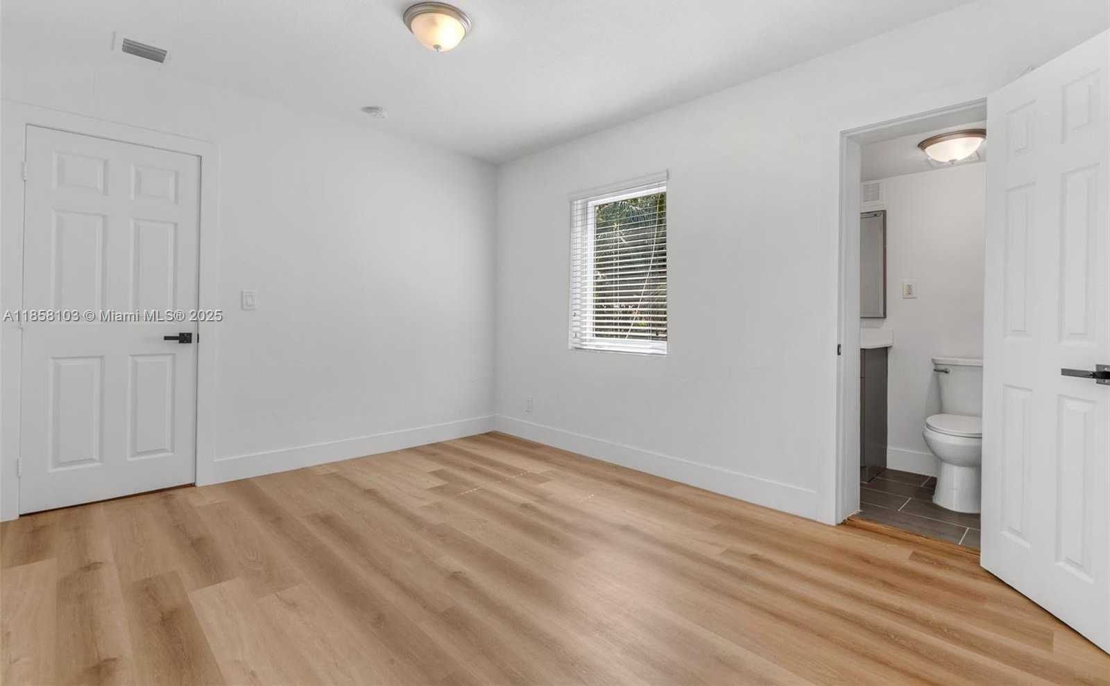 Small Image of 130 169 TER, North Miami Beach Number 34