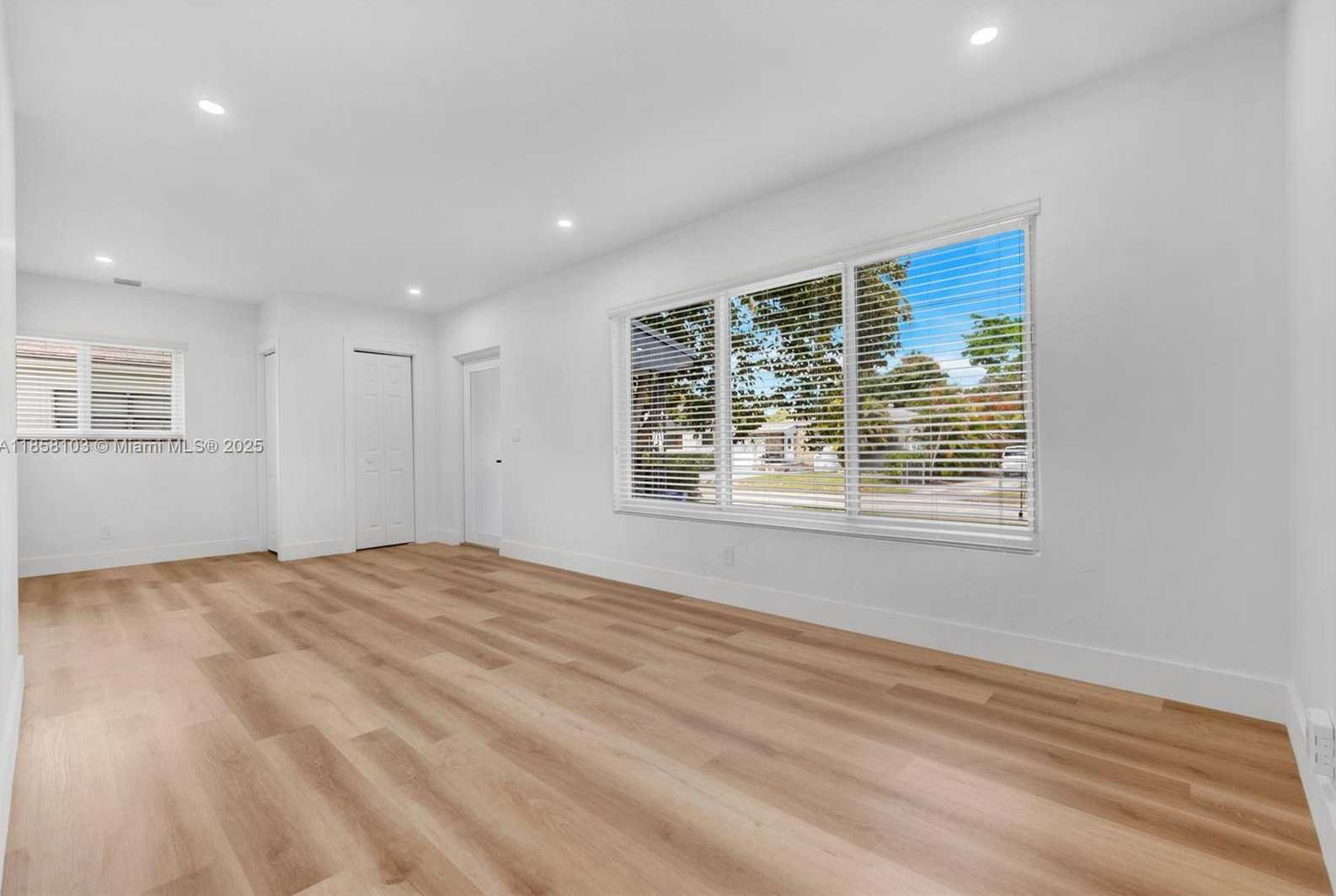 Small Image of 130 169 TER, North Miami Beach Number 37