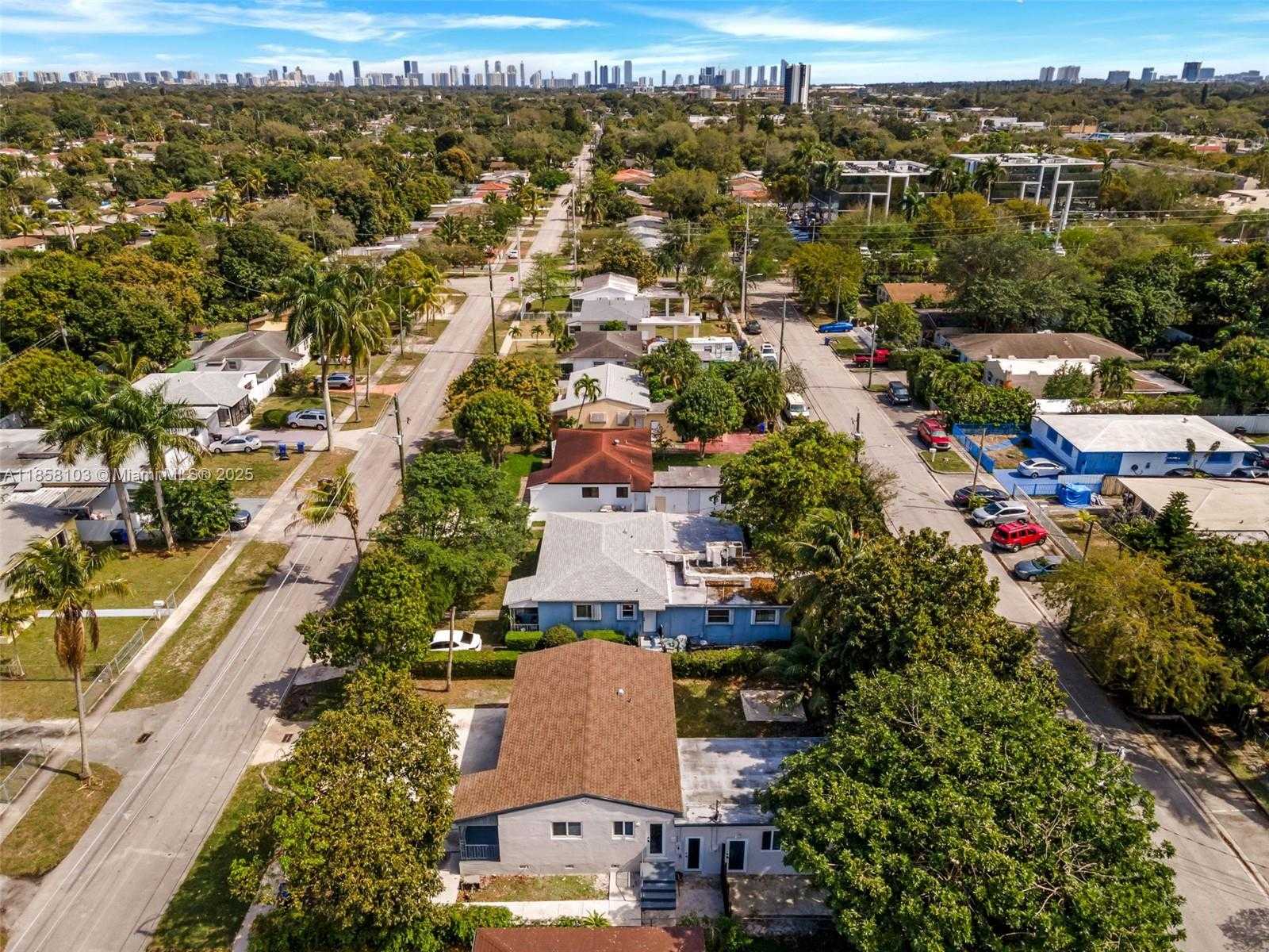 Small Image of 130 169 TER, North Miami Beach Number 4