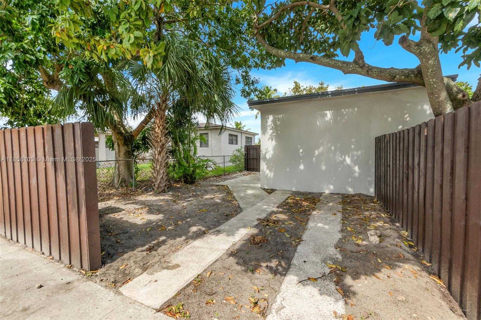 Small Image of 130 169 TER, North Miami Beach Number 43