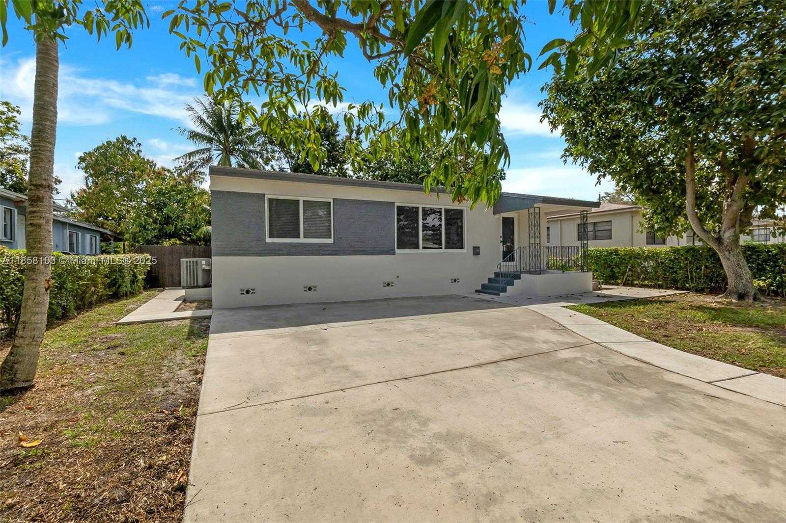 Small Image of 130 169 TER, North Miami Beach Number 7