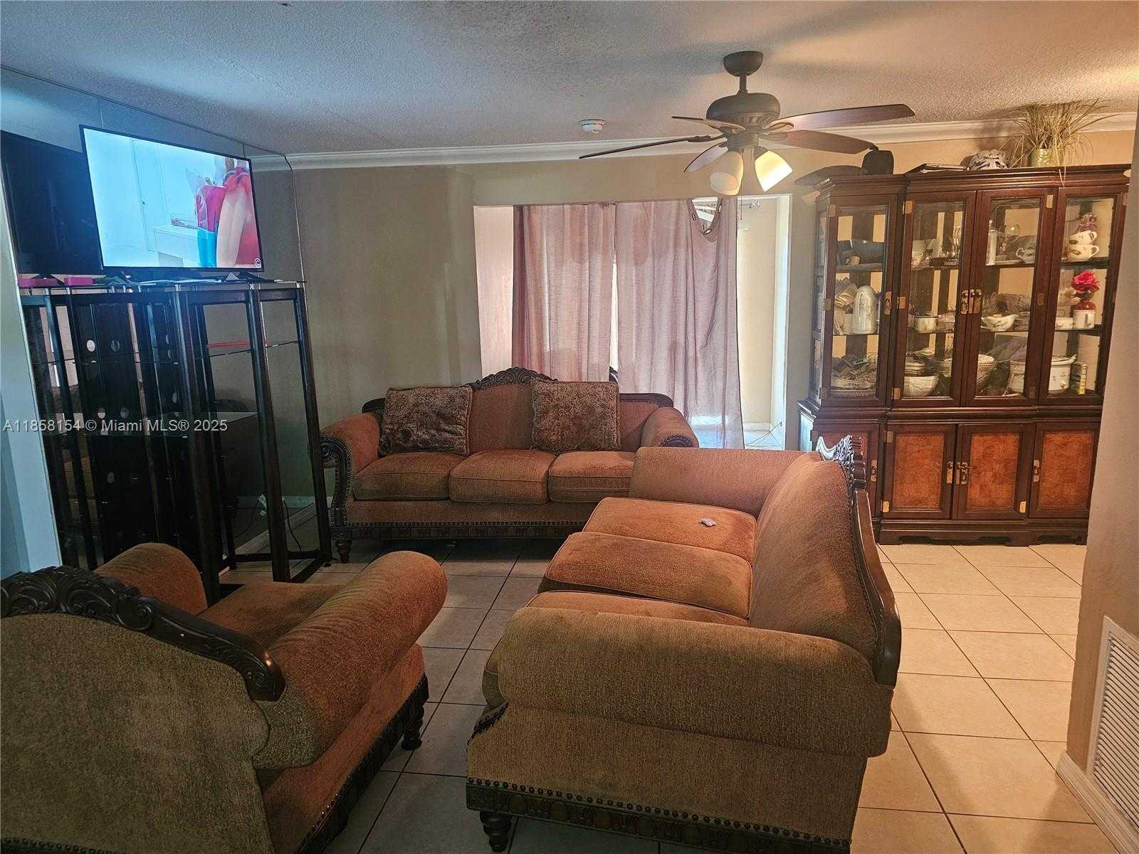 Small Image of 2801 NORTH EAST 1ST AVE, Pompano Beach Number 12