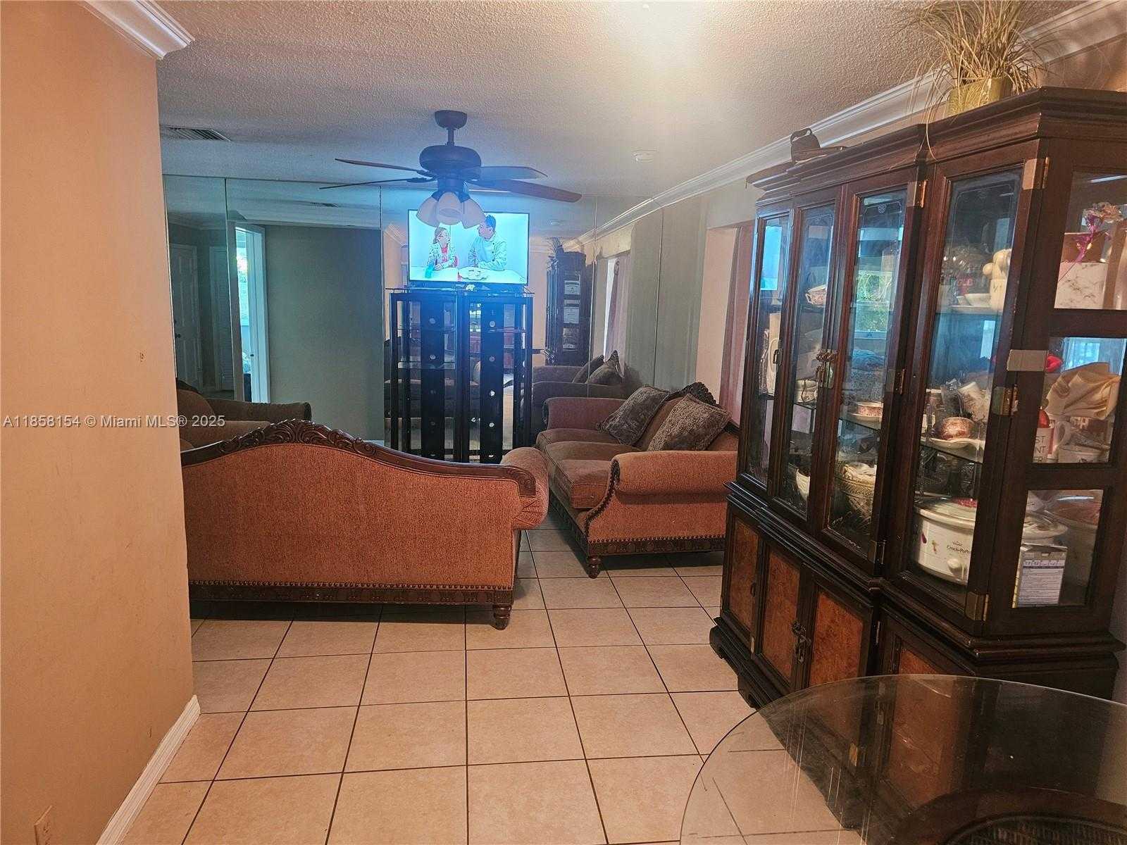Small Image of 2801 NORTH EAST 1ST AVE, Pompano Beach Number 13