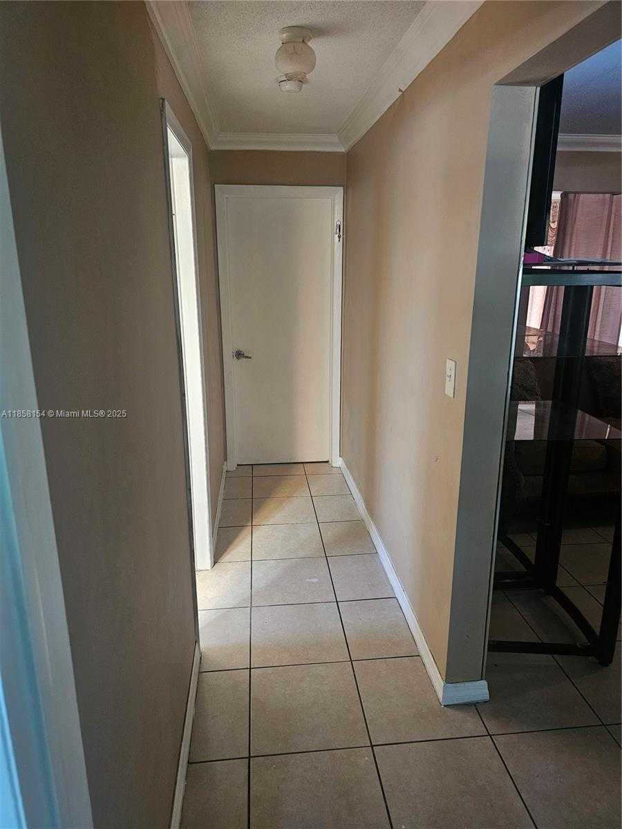 Small Image of 2801 NORTH EAST 1ST AVE, Pompano Beach Number 14