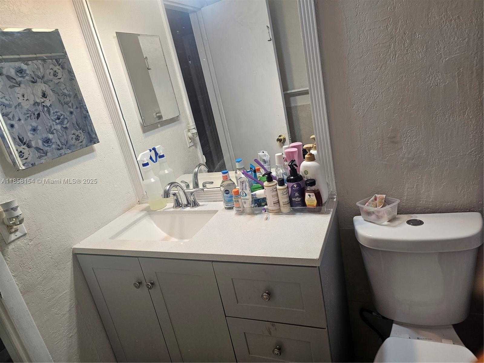Small Image of 2801 NORTH EAST 1ST AVE, Pompano Beach Number 15