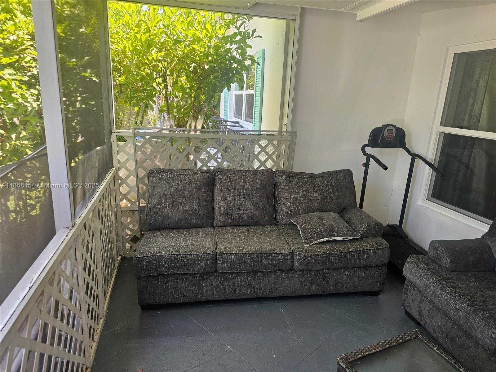 Small Image of 2801 NORTH EAST 1ST AVE, Pompano Beach Number 6