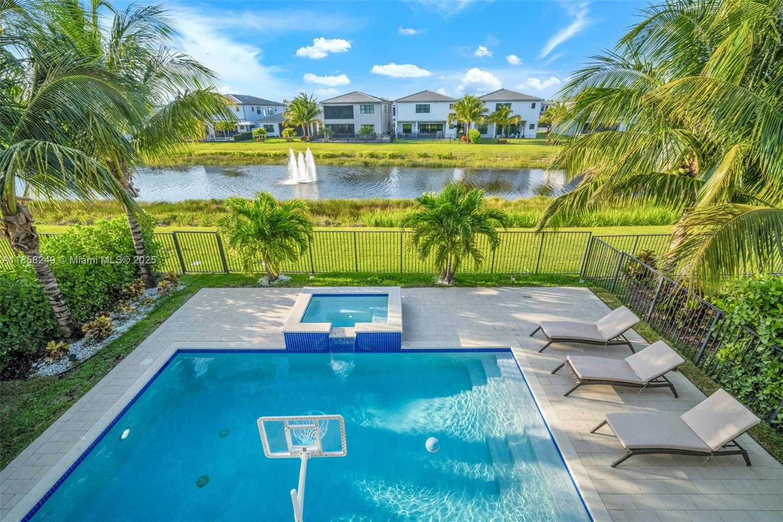 Small Image of 17521 SPARKLING RIVER RD, Boca Raton Number 26