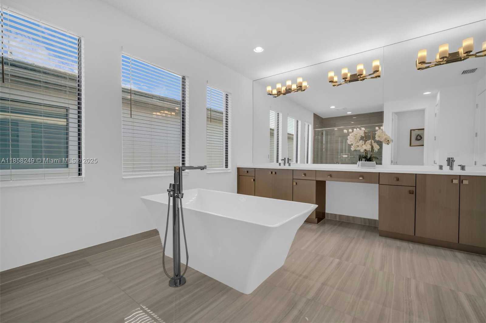 Small Image of 17521 SPARKLING RIVER RD, Boca Raton Number 32