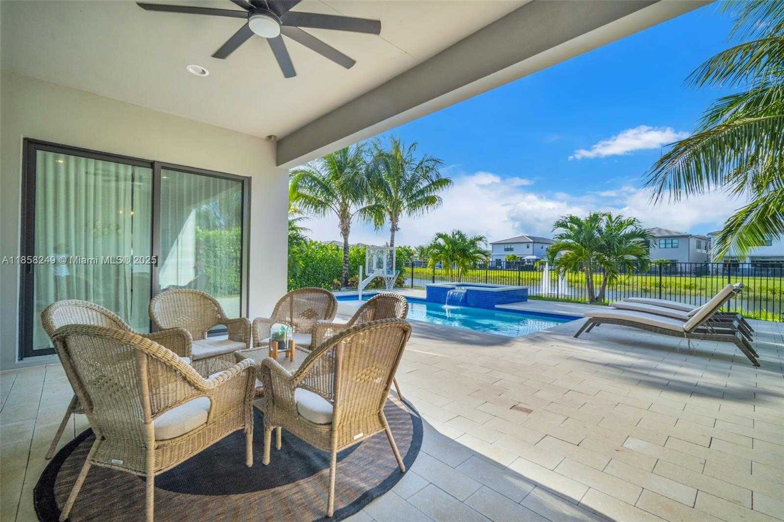 Small Image of 17521 SPARKLING RIVER RD, Boca Raton Number 44