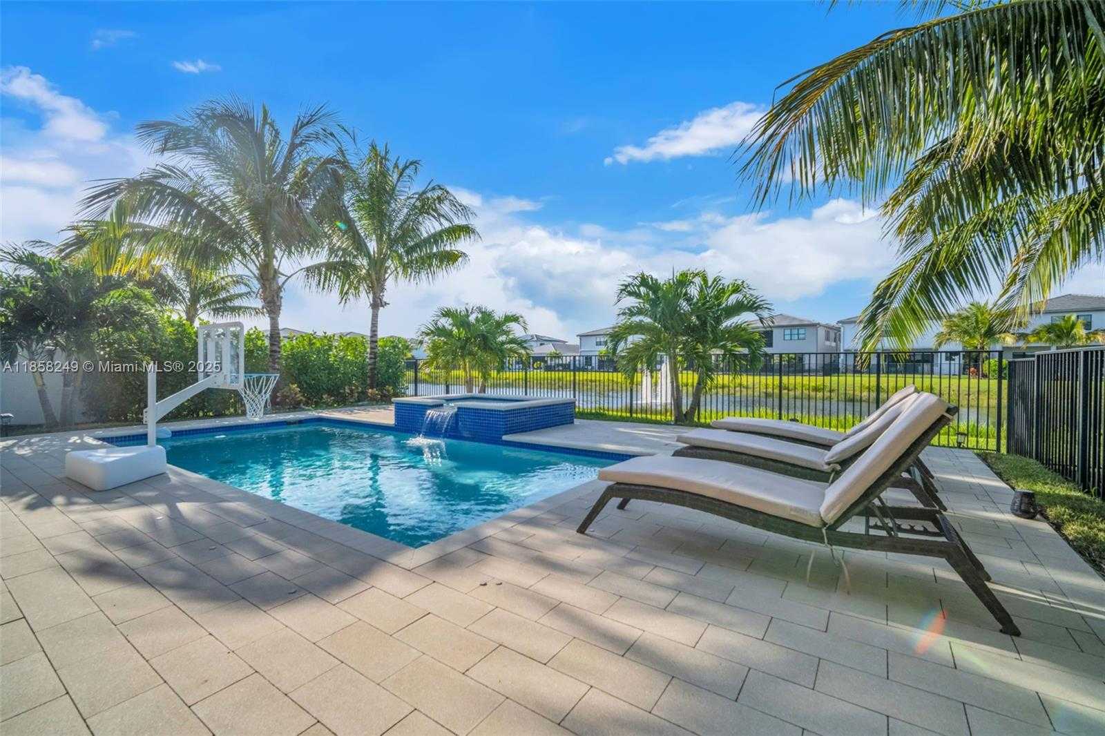 Small Image of 17521 SPARKLING RIVER RD, Boca Raton Number 45