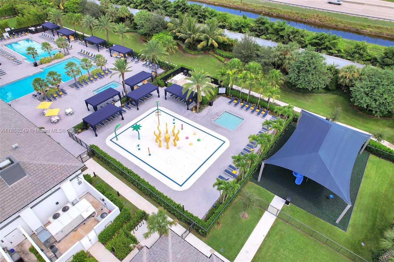 Small Image of 17521 SPARKLING RIVER RD, Boca Raton Number 49