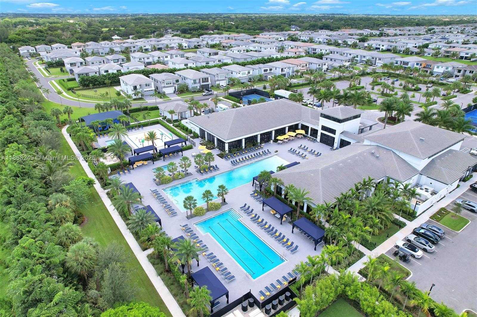 Small Image of 17521 SPARKLING RIVER RD, Boca Raton Number 50