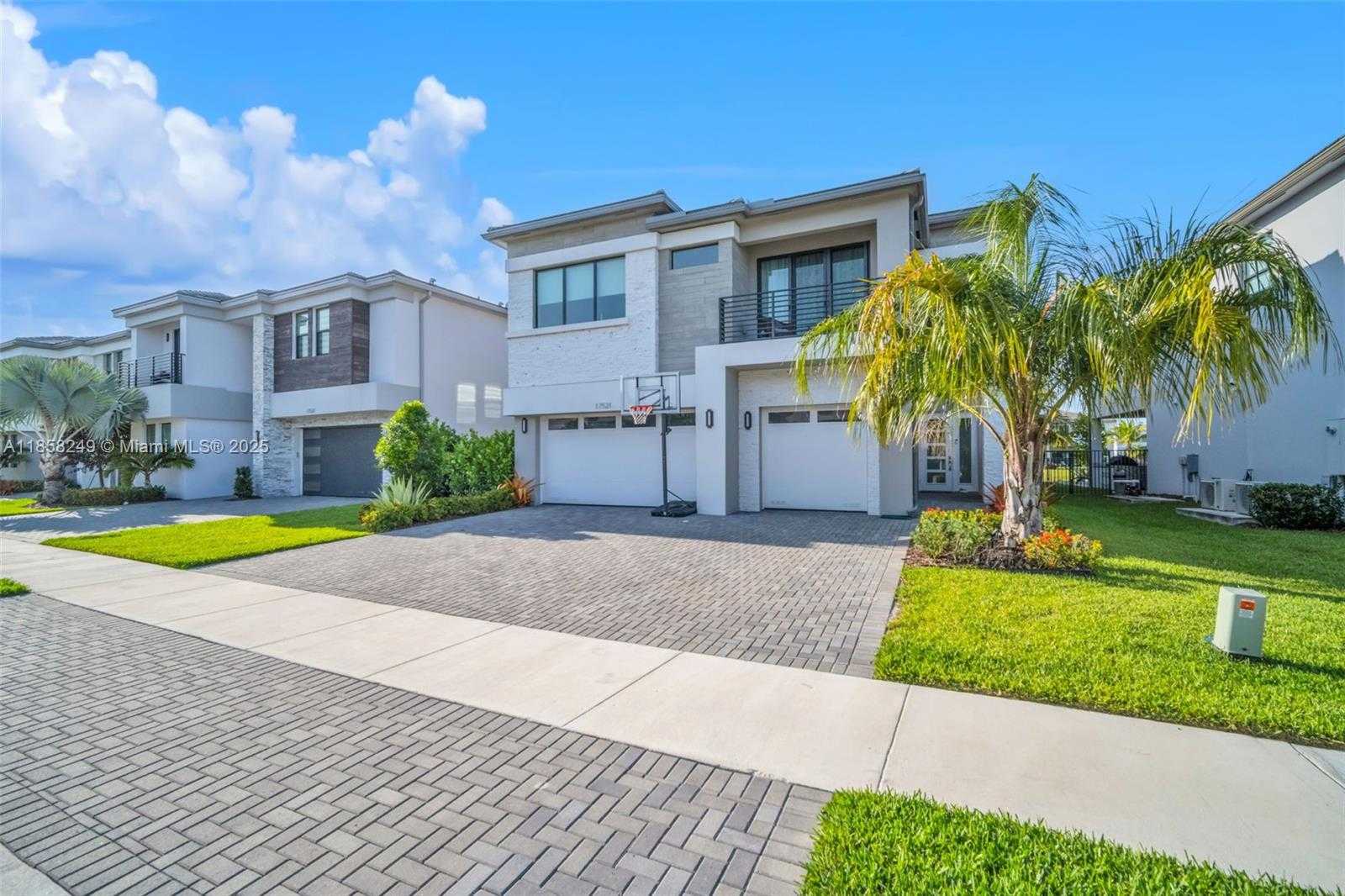 Small Image of 17521 SPARKLING RIVER RD, Boca Raton Number 59