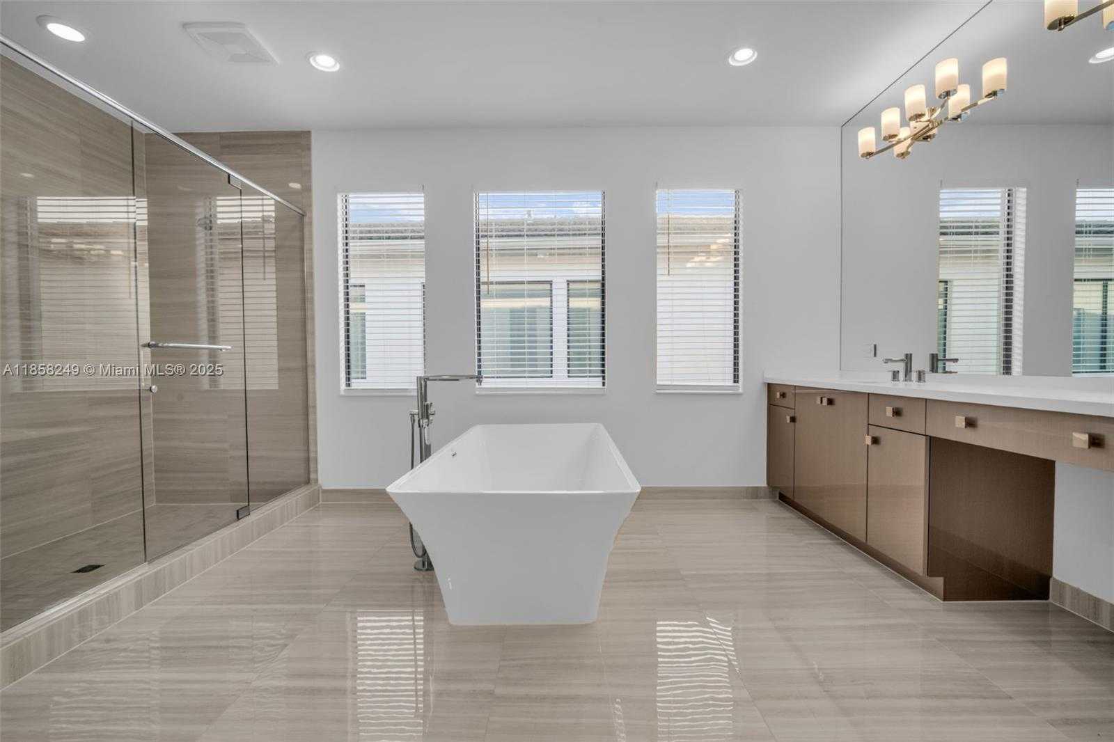 Small Image of 17521 SPARKLING RIVER RD, Boca Raton Number 71