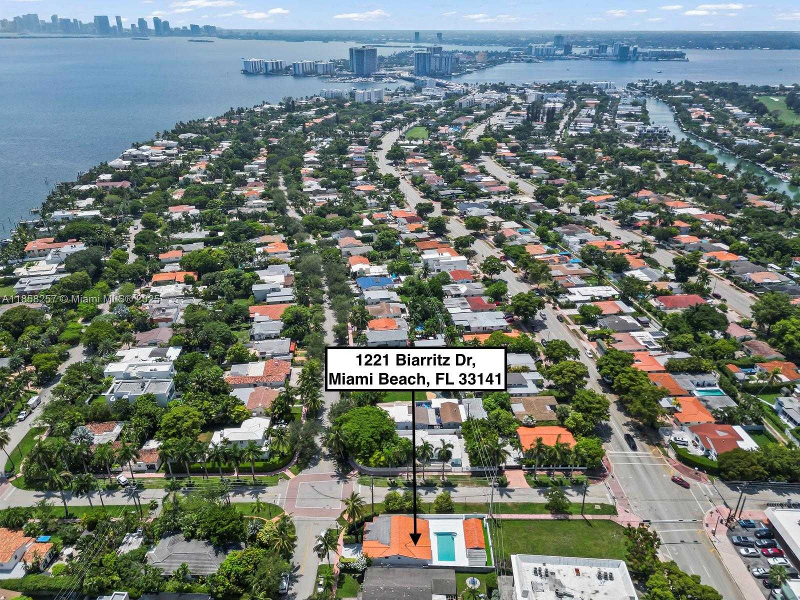 Small Image of 1221 BIARRITZ DR, Miami Beach Number 15