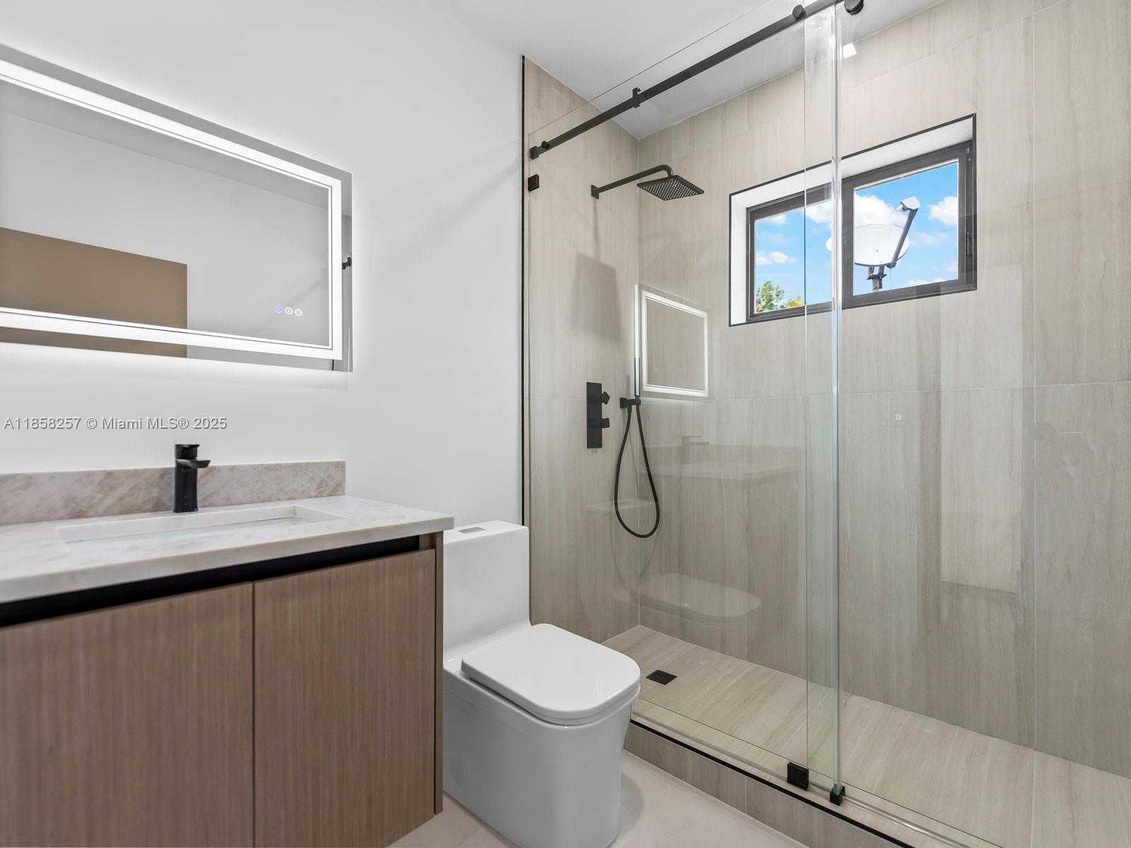 Small Image of 1221 BIARRITZ DR, Miami Beach Number 29