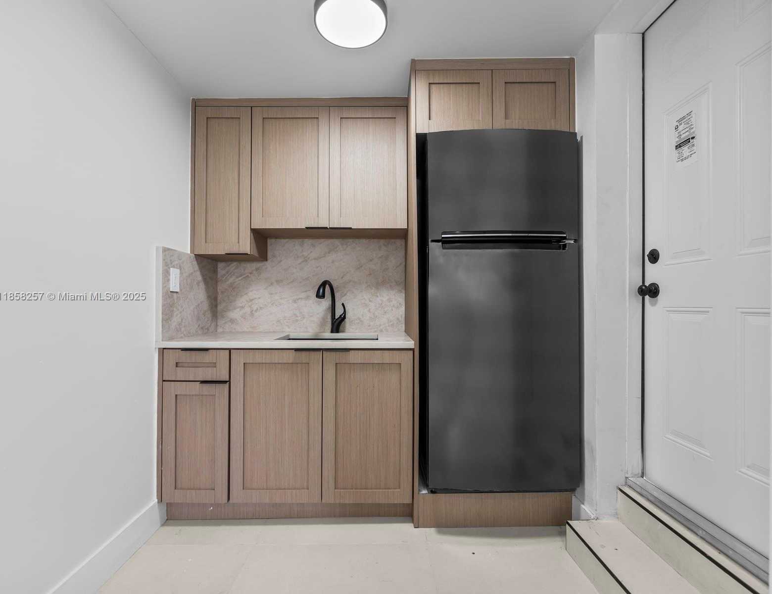 Small Image of 1221 BIARRITZ DR, Miami Beach Number 46