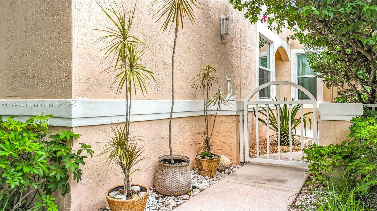 Small Image of 15329 SOUTH WEST 51ST ST, Davie Number 2