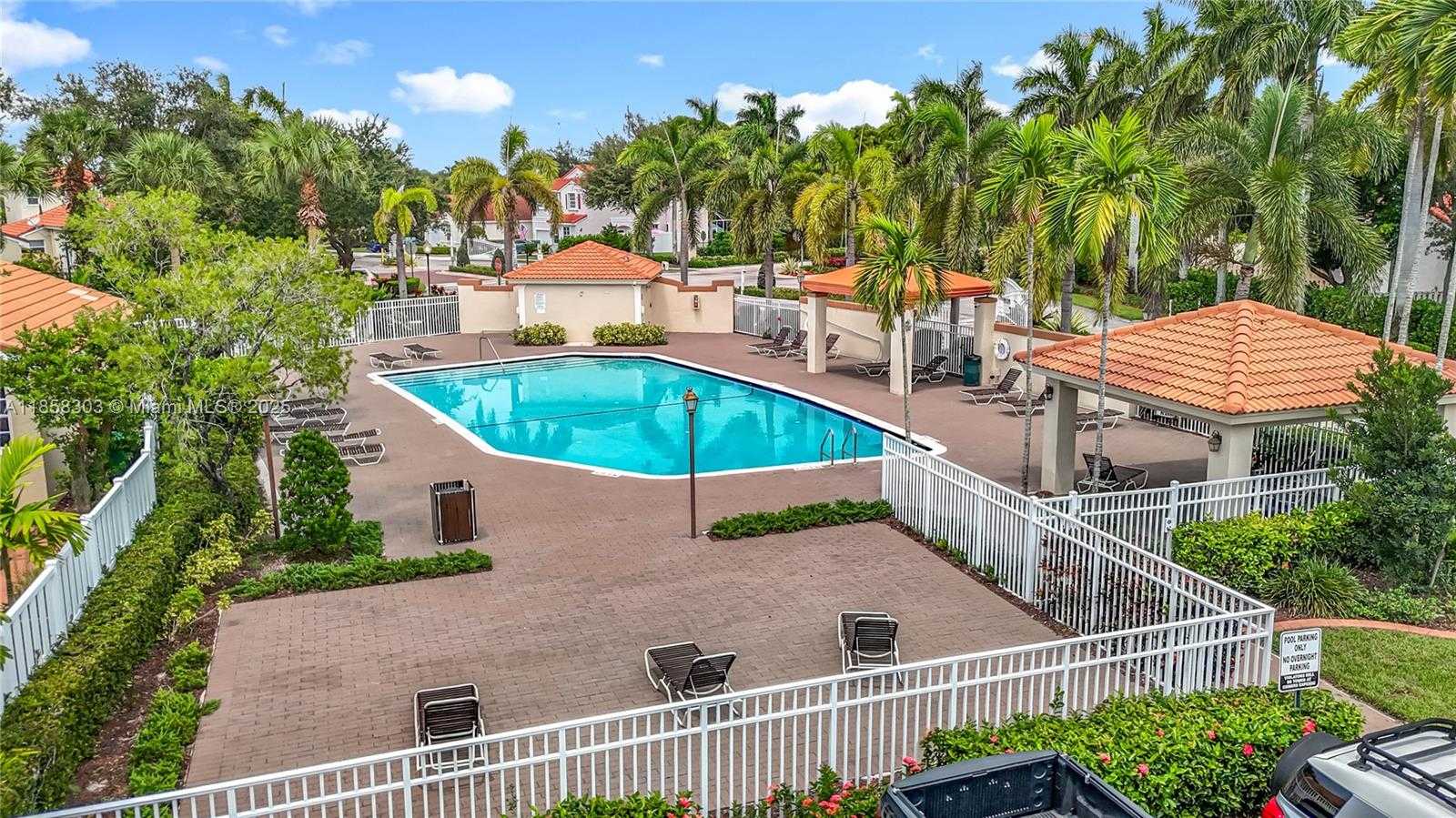 Small Image of 15329 SOUTH WEST 51ST ST, Davie Number 37