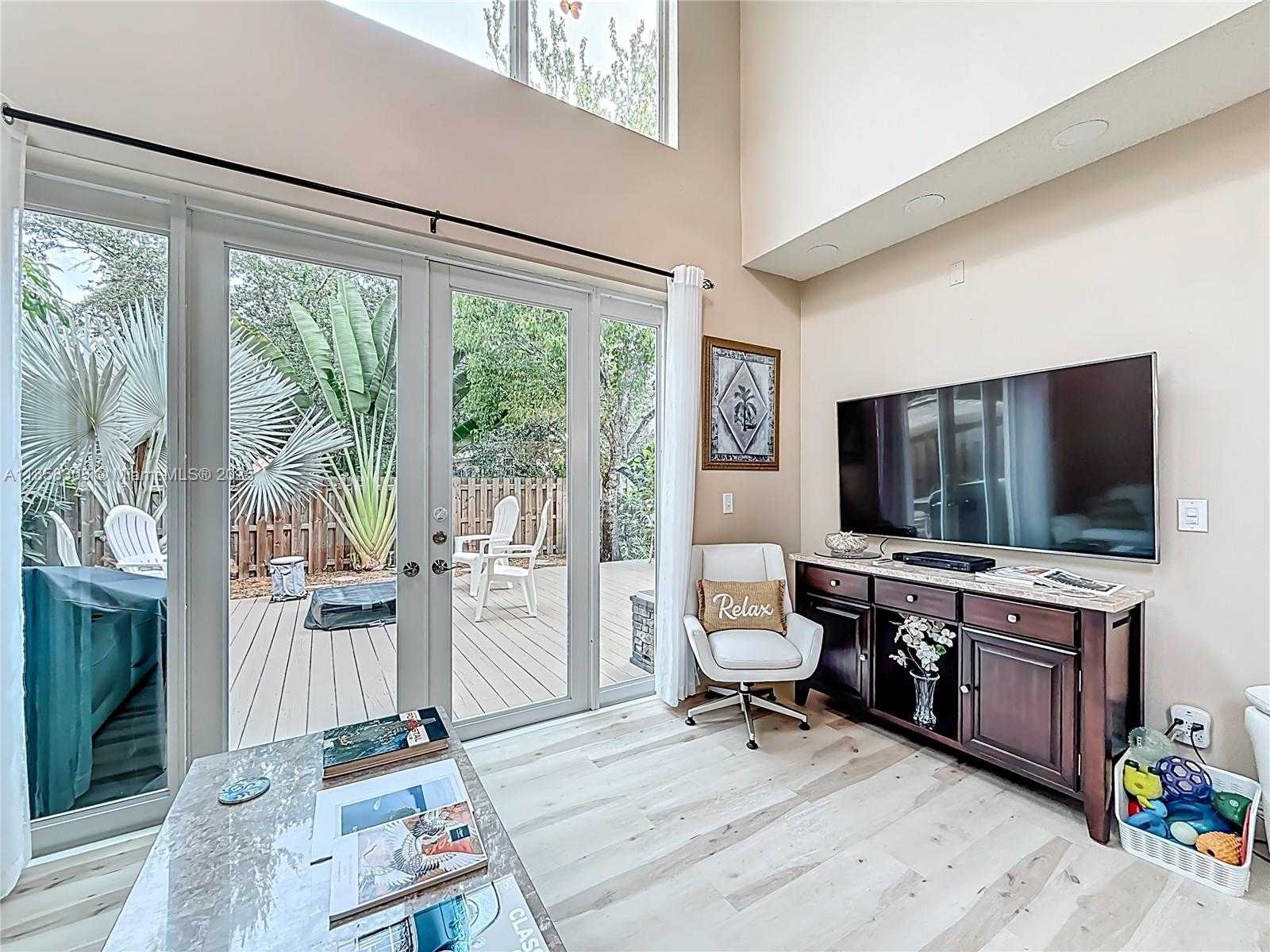 Small Image of 15329 SOUTH WEST 51ST ST, Davie Number 5