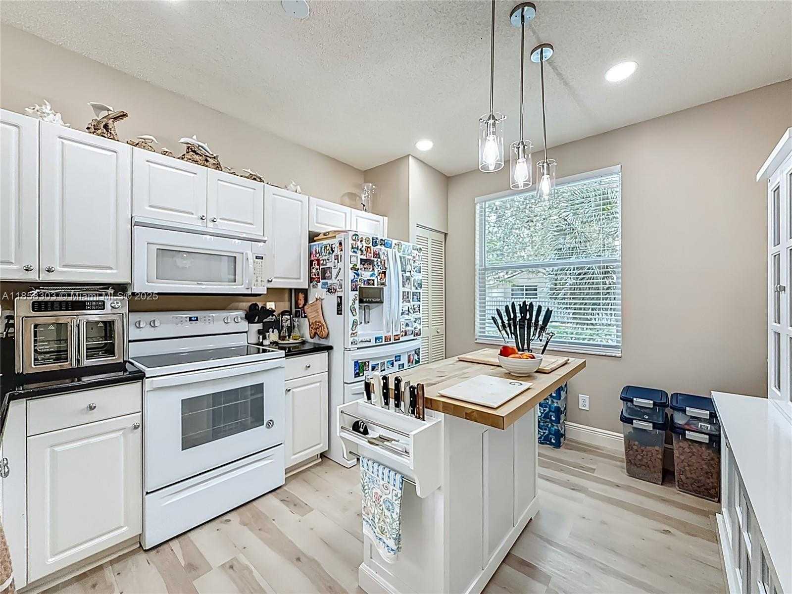 Small Image of 15329 SOUTH WEST 51ST ST, Davie Number 8