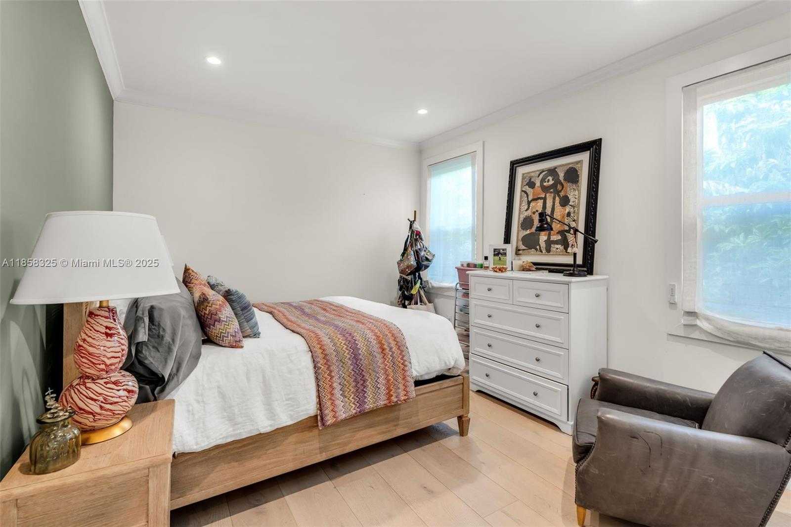 Small Image of 285 WEST ENID DR, Key Biscayne Number 34