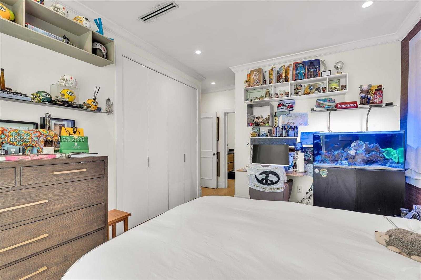 Small Image of 285 WEST ENID DR, Key Biscayne Number 39