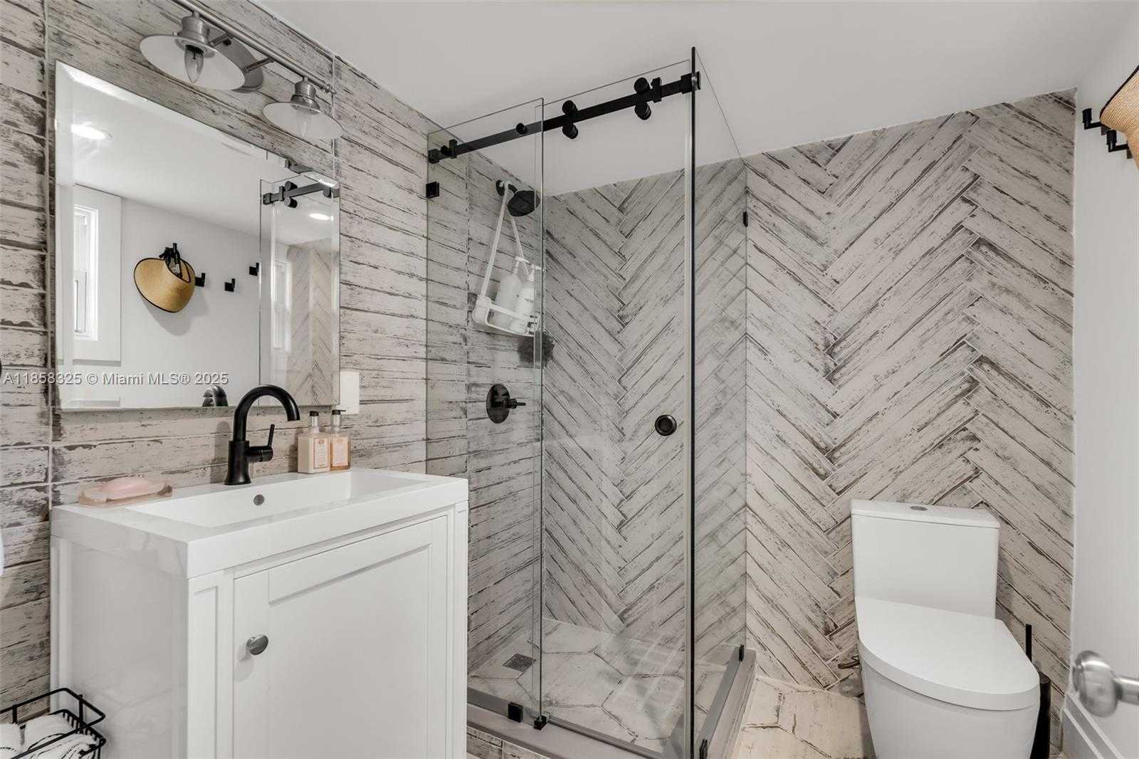 Small Image of 285 WEST ENID DR, Key Biscayne Number 45