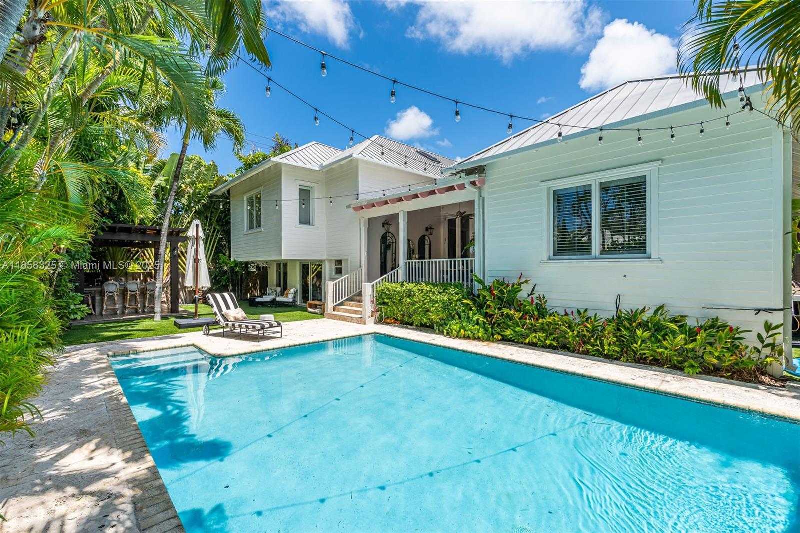 Small Image of 285 WEST ENID DR, Key Biscayne Number 51