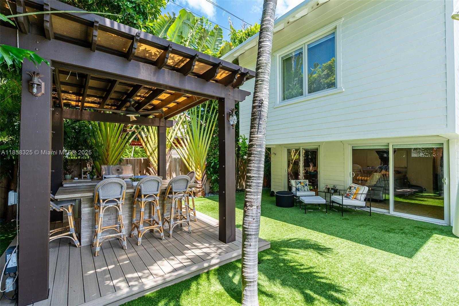 Small Image of 285 WEST ENID DR, Key Biscayne Number 52
