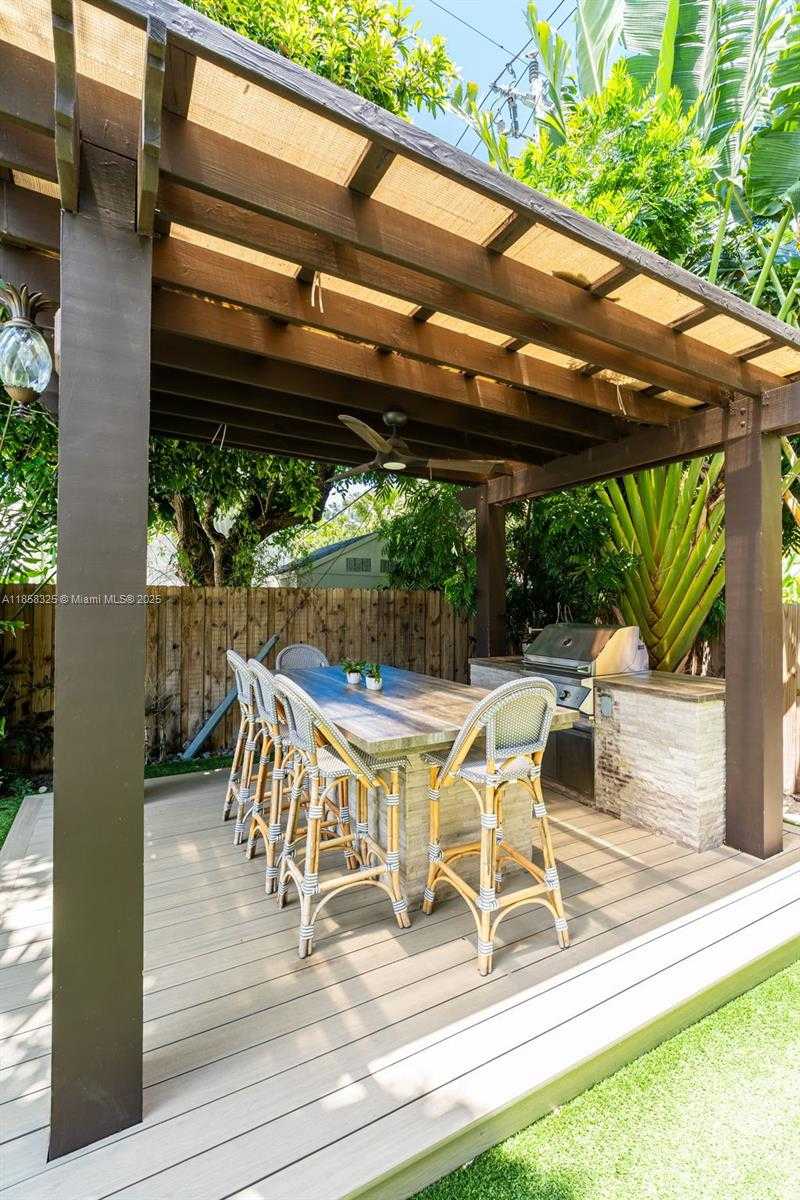 Small Image of 285 WEST ENID DR, Key Biscayne Number 53