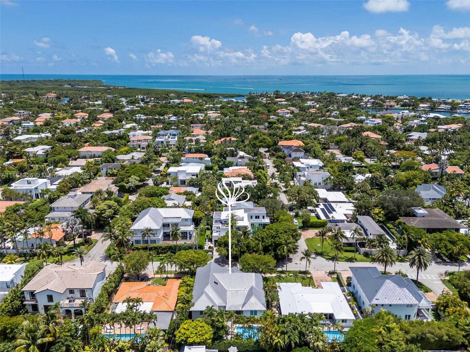 Small Image of 285 WEST ENID DR, Key Biscayne Number 56