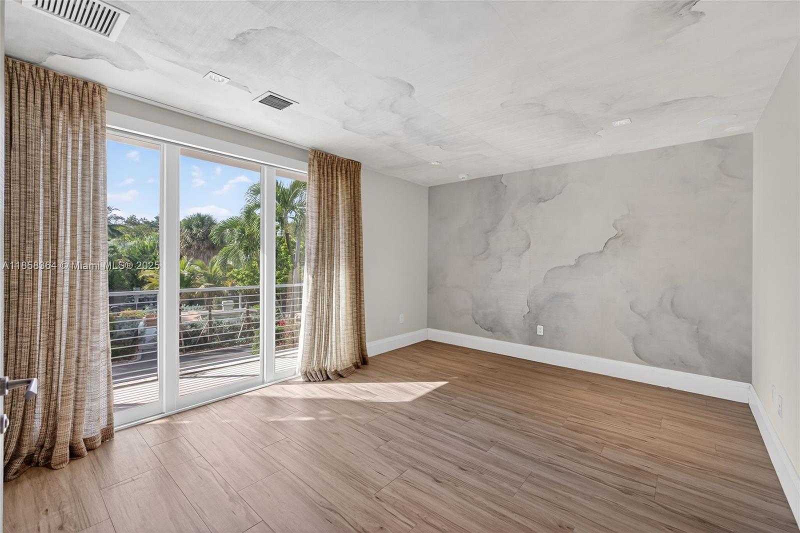 Small Image of Fort Lauderdale Number 31