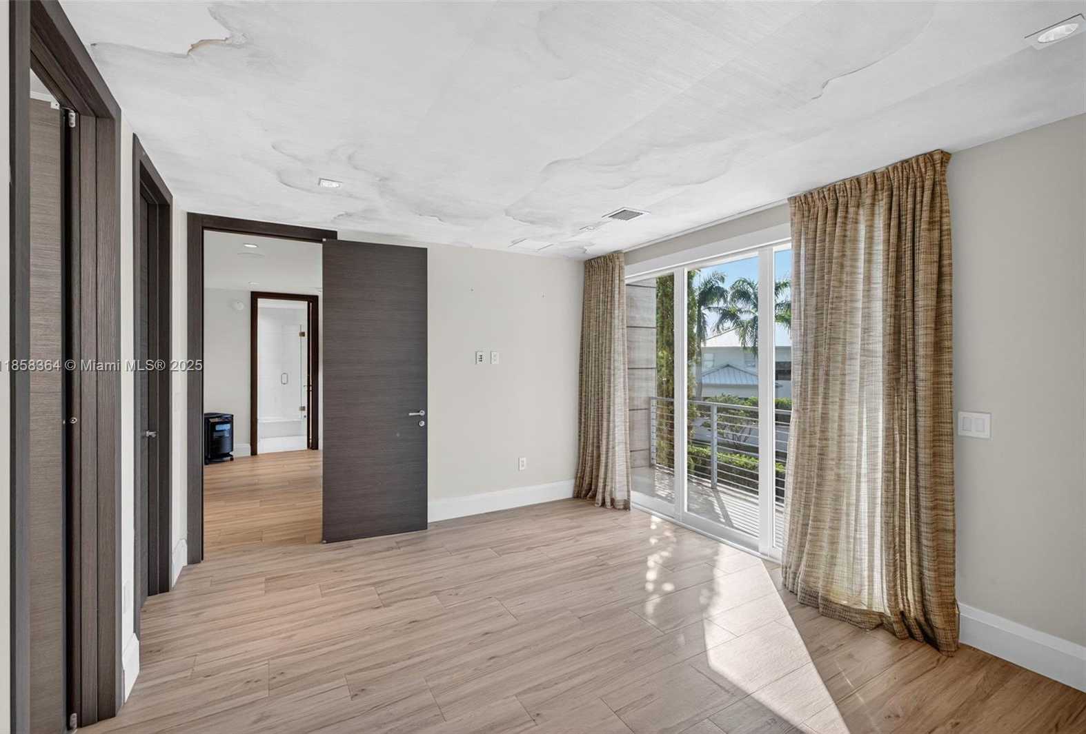 Small Image of Fort Lauderdale Number 32