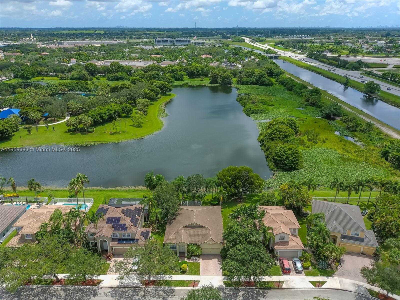 Small Image of 4310 DIAMOND WAY, Weston Number 3