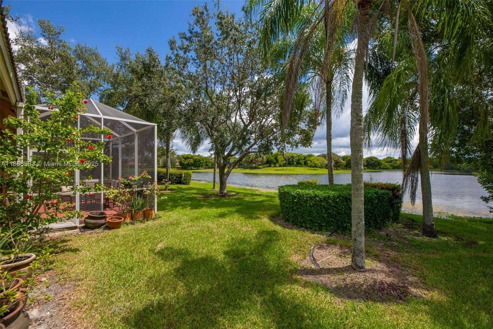 Small Image of 4310 DIAMOND WAY, Weston Number 30