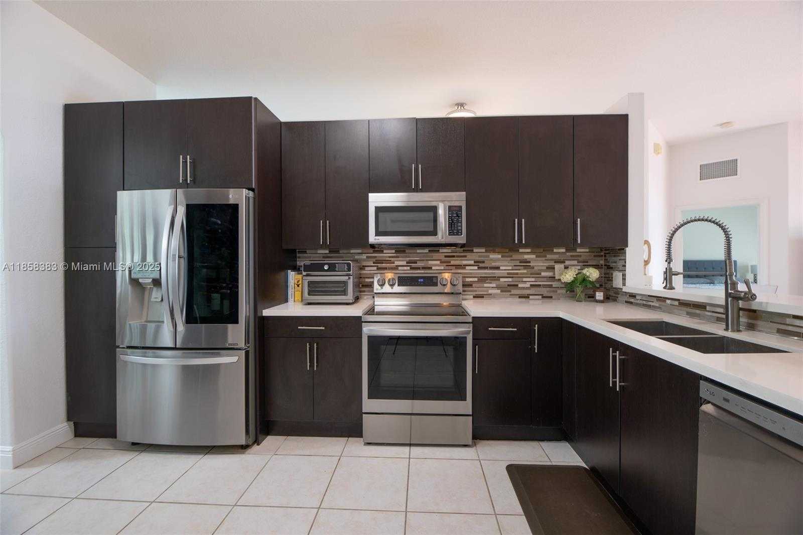 Small Image of 4310 DIAMOND WAY, Weston Number 6
