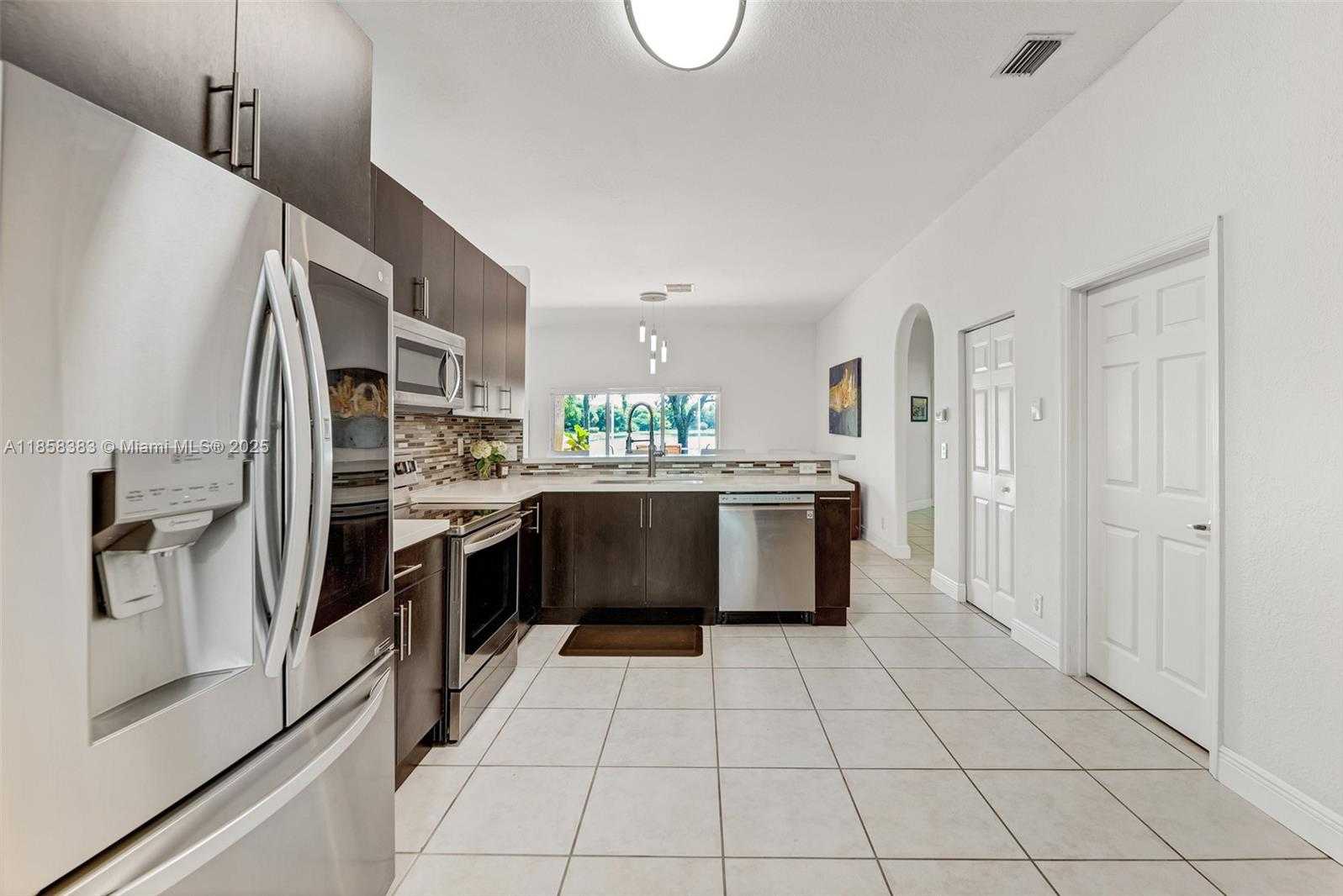 Small Image of 4310 DIAMOND WAY, Weston Number 7