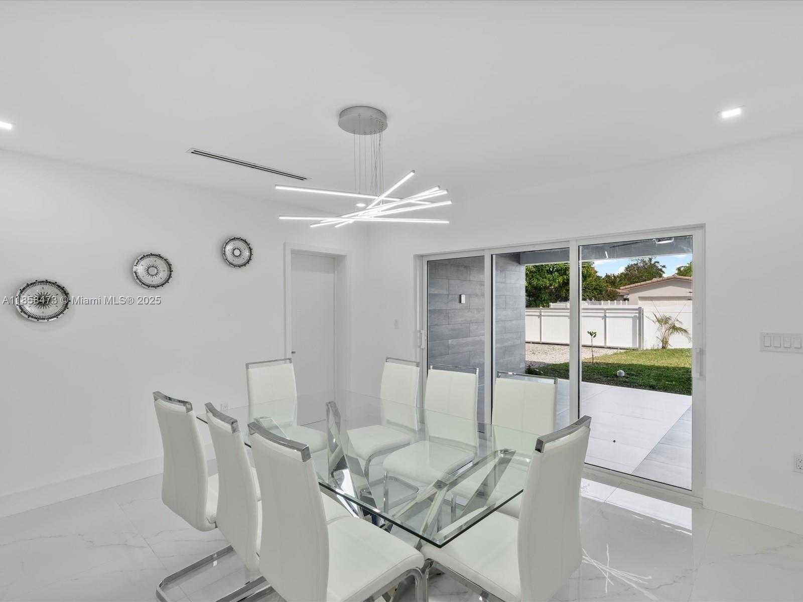 Small Image of 4901 SOUTH GRANT ST, Hollywood Number 24