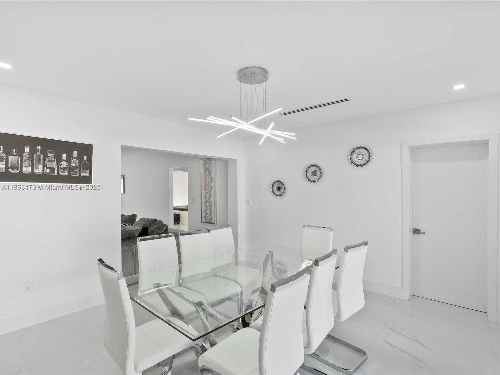 Small Image of 4901 SOUTH GRANT ST, Hollywood Number 25