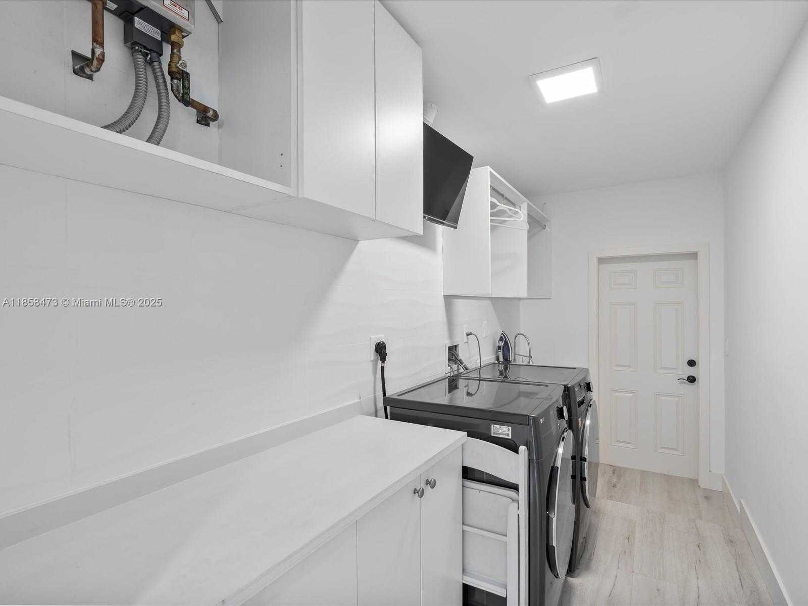 Small Image of 4901 SOUTH GRANT ST, Hollywood Number 31