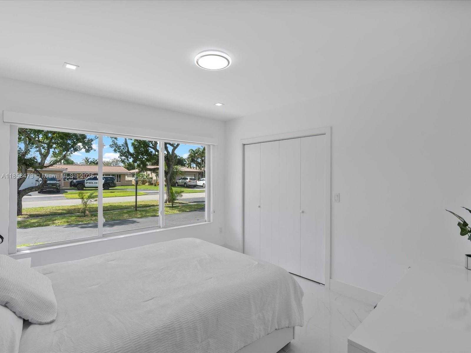 Small Image of 4901 SOUTH GRANT ST, Hollywood Number 38